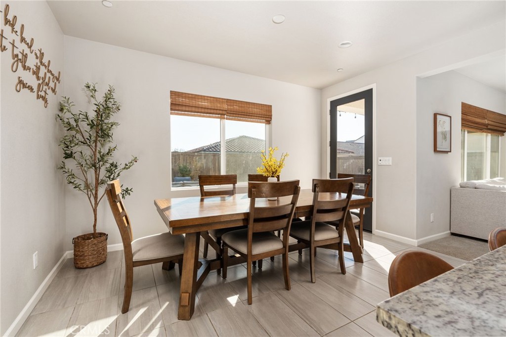 646 Wood Crest, Madera, CA 93636