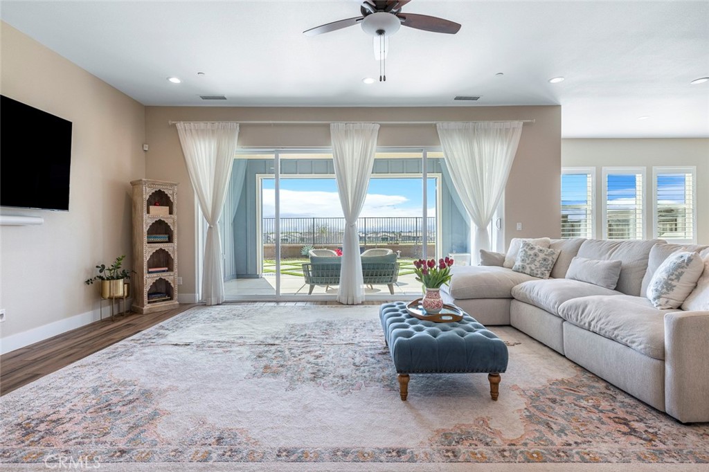 944 Horizon Dr, Madera, CA 93636