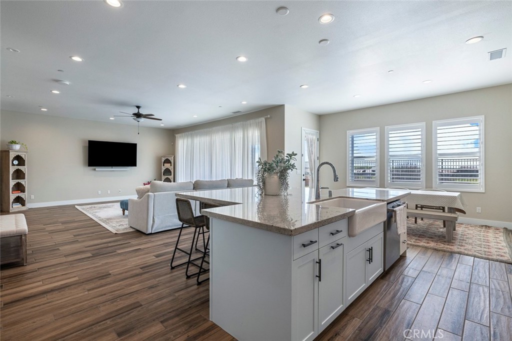 944 Horizon Dr, Madera, CA 93636