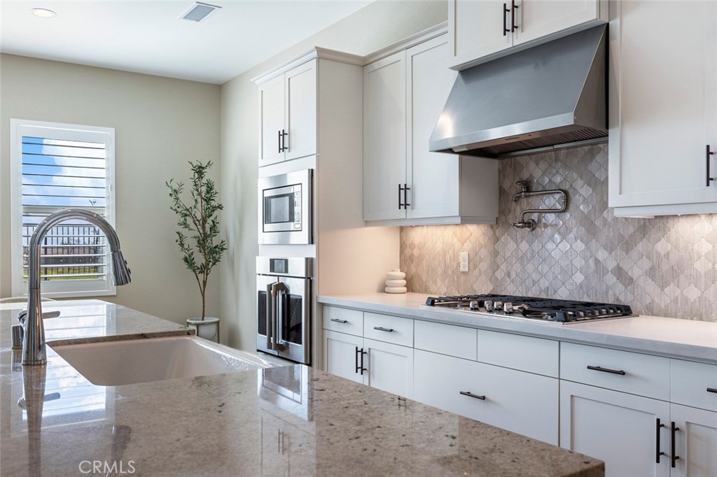 944 Horizon Dr, Madera, CA 93636