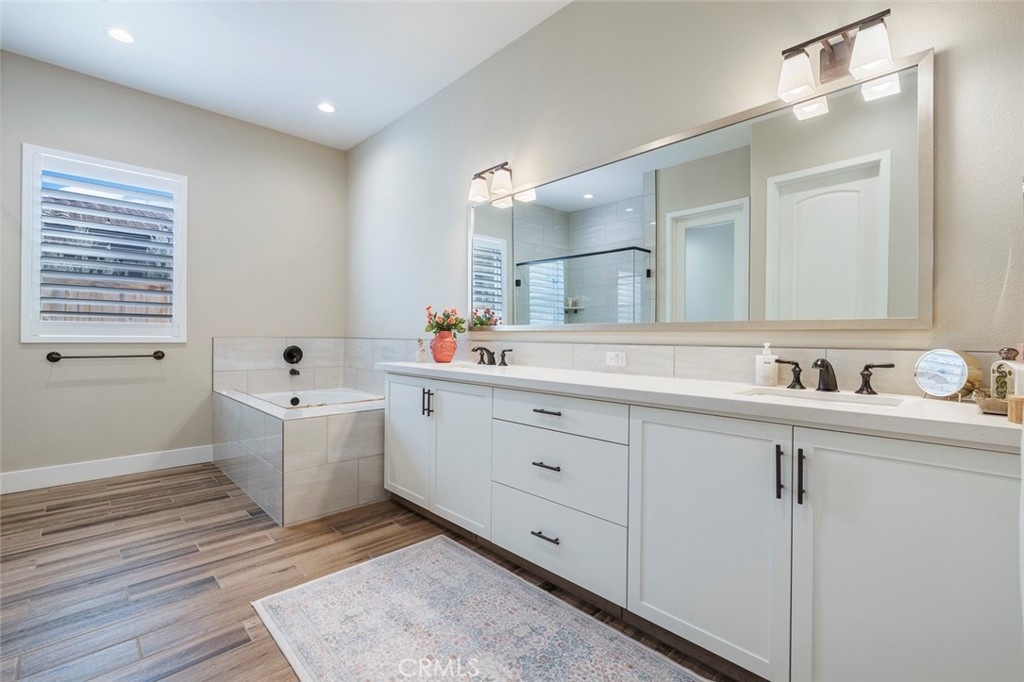 944 Horizon Dr, Madera, CA 93636