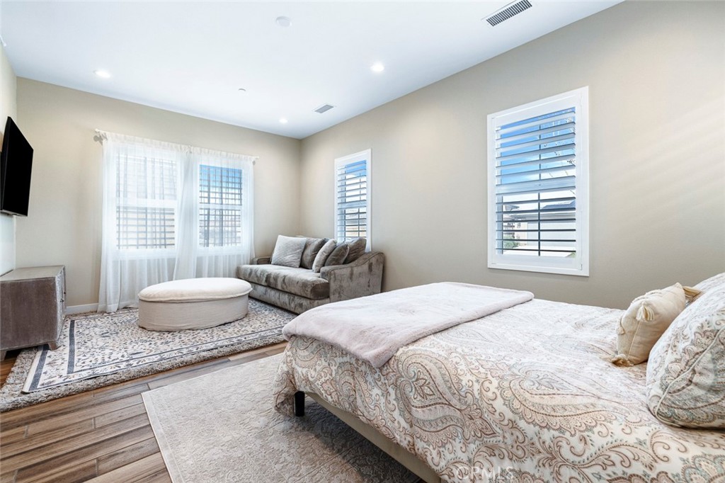 944 Horizon Dr, Madera, CA 93636