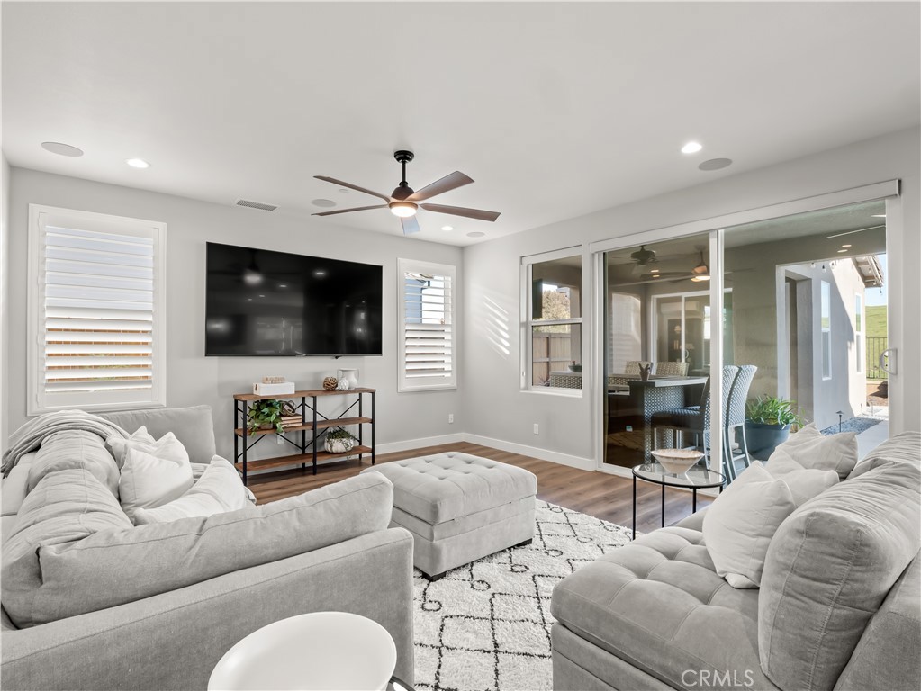 4483 Crown Bluffs Dr, Madera, CA 93636