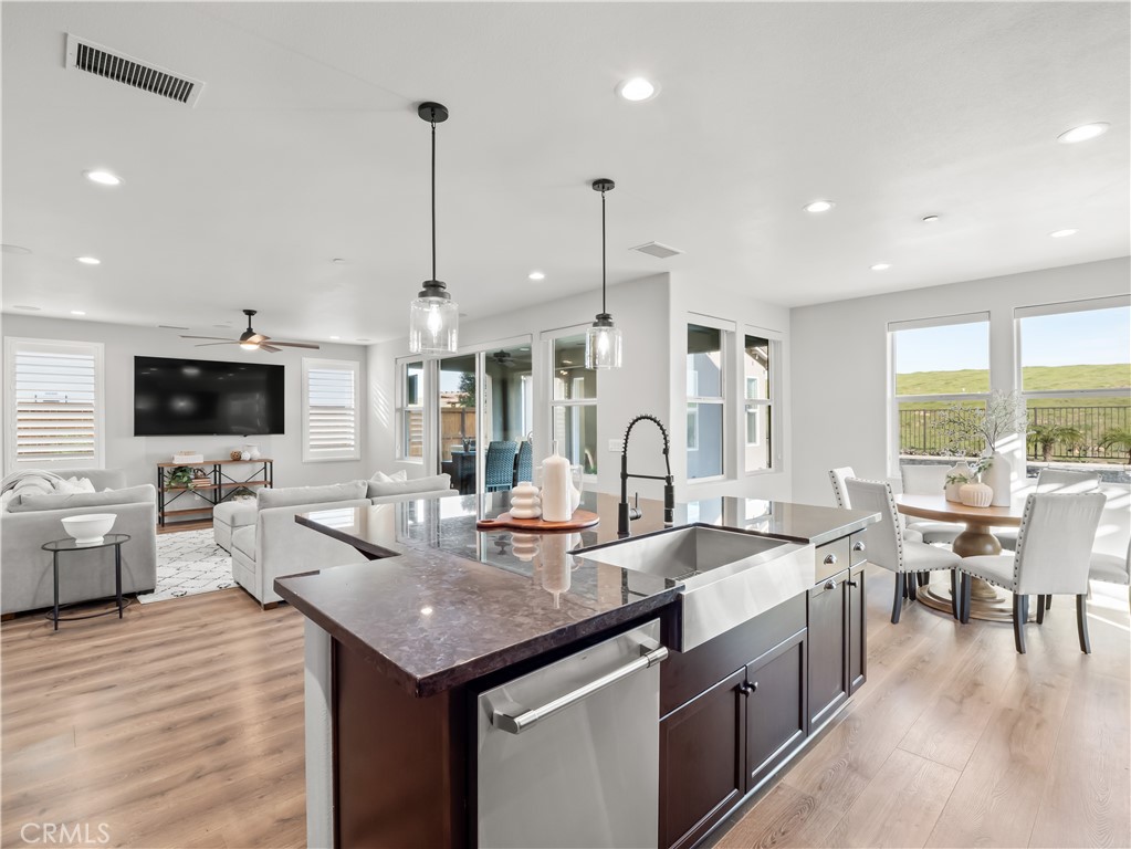 4483 Crown Bluffs Dr, Madera, CA 93636