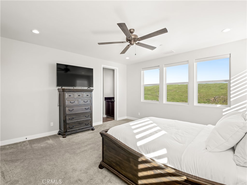 4483 Crown Bluffs Dr, Madera, CA 93636