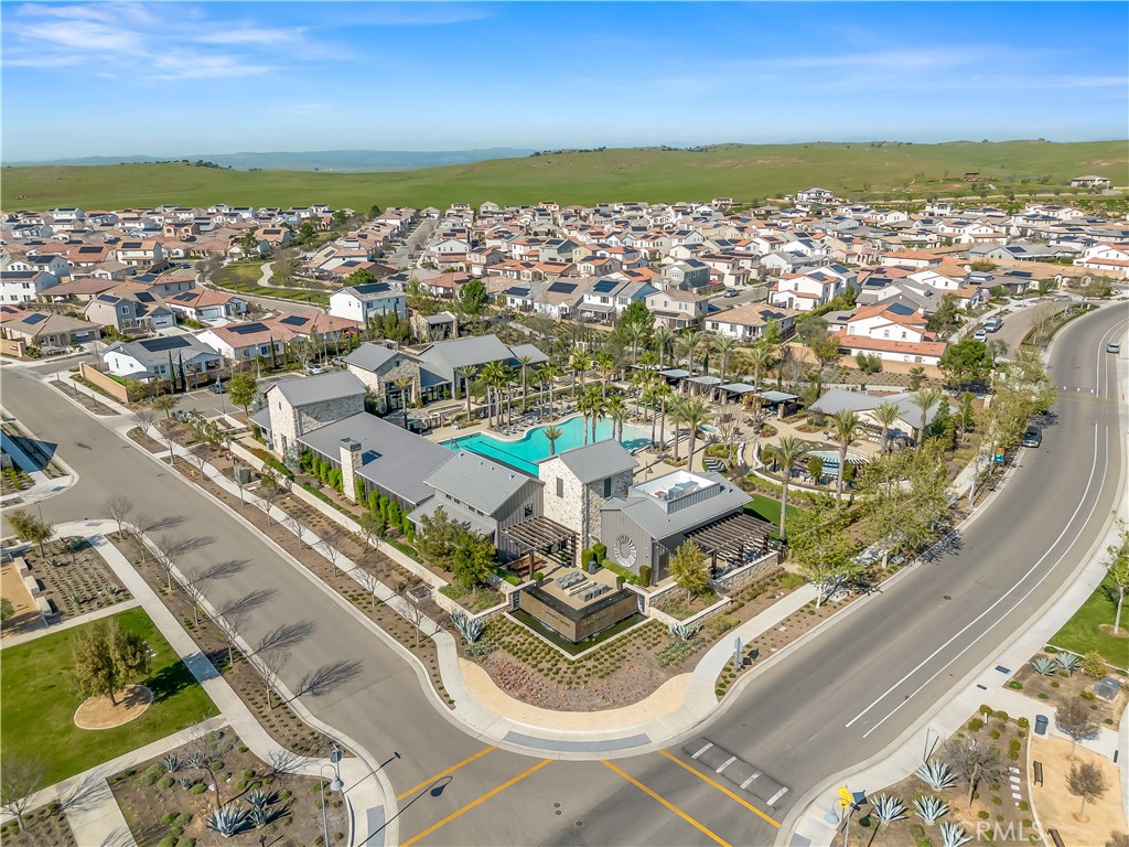 4483 Crown Bluffs Dr, Madera, CA 93636