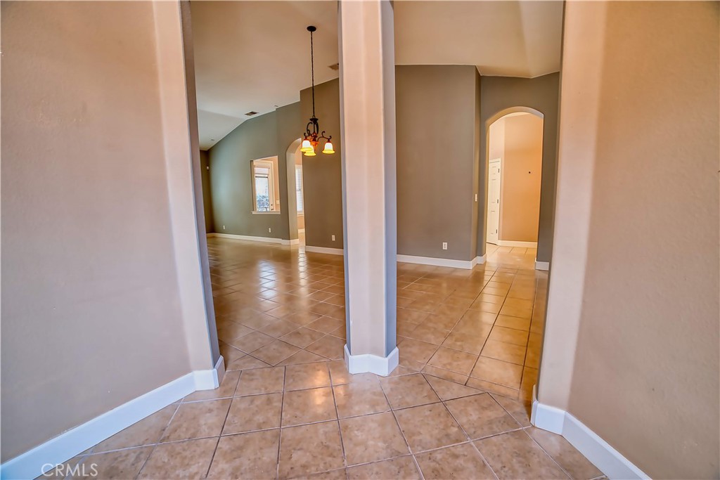 6009 W Goux, Fresno, CA 93722