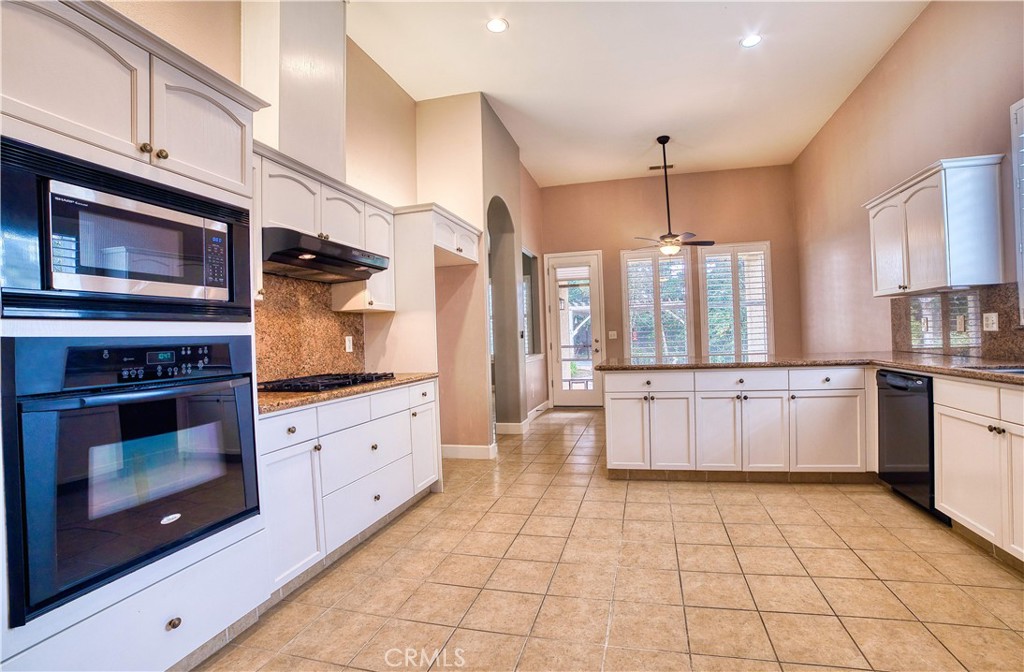 6009 W Goux, Fresno, CA 93722