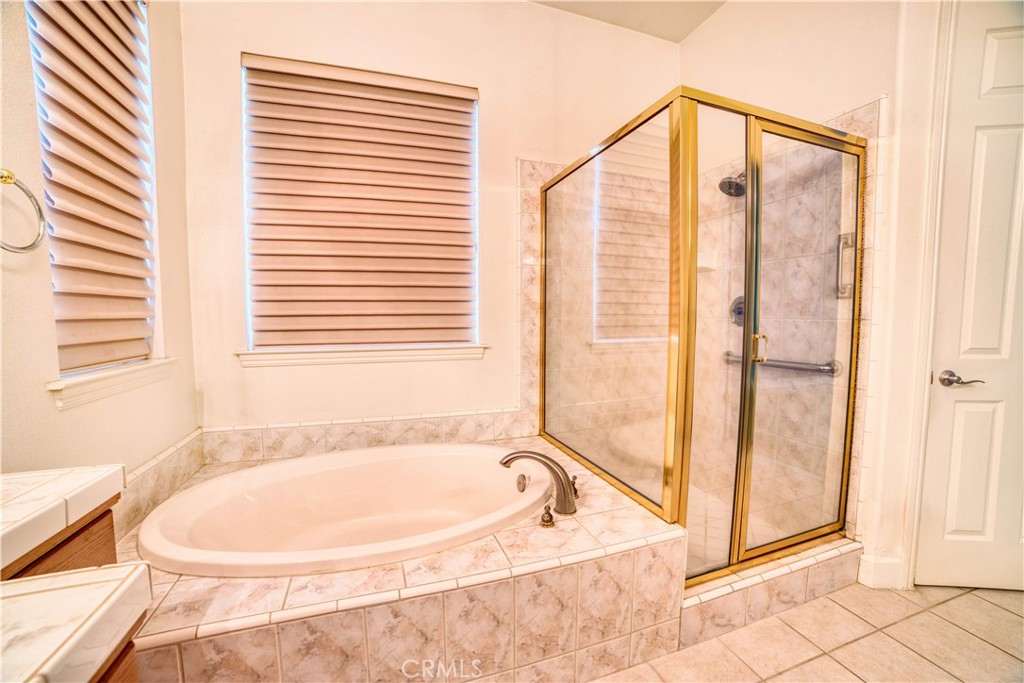 6009 W Goux, Fresno, CA 93722