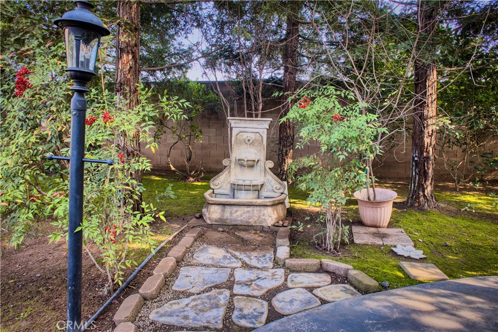 6009 W Goux, Fresno, CA 93722