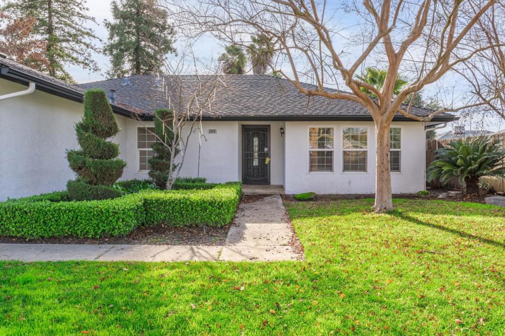 2820 Driftwood Dr, Madera, CA 93637