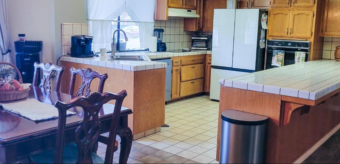 12126 Topper Rd, Madera, CA 93636