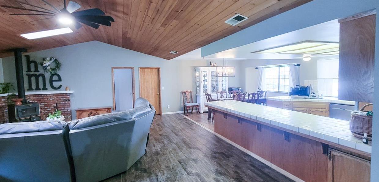 12126 Topper Rd, Madera, CA 93636