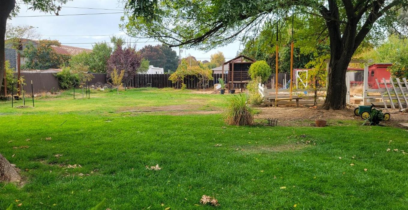12126 Topper Rd, Madera, CA 93636