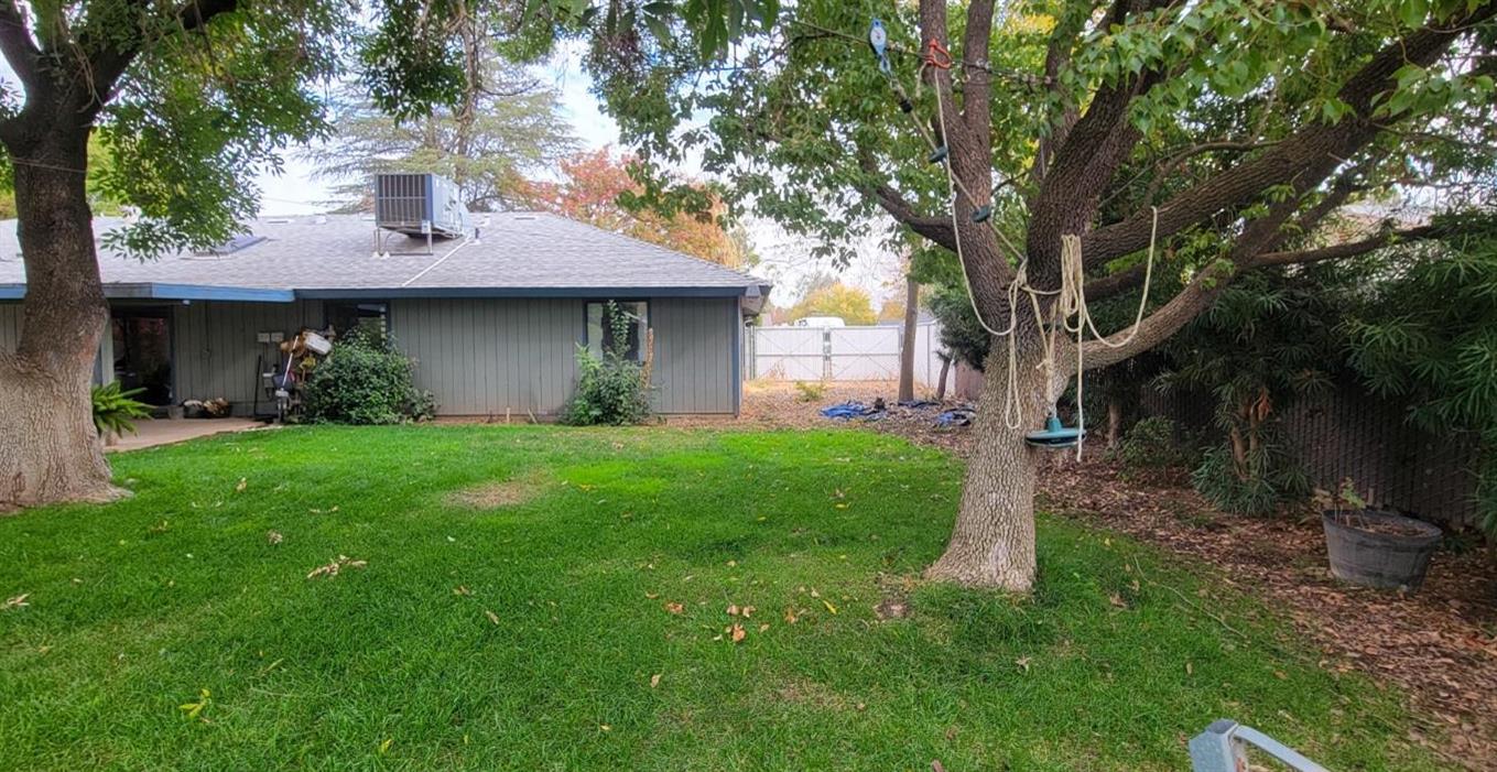 12126 Topper Rd, Madera, CA 93636