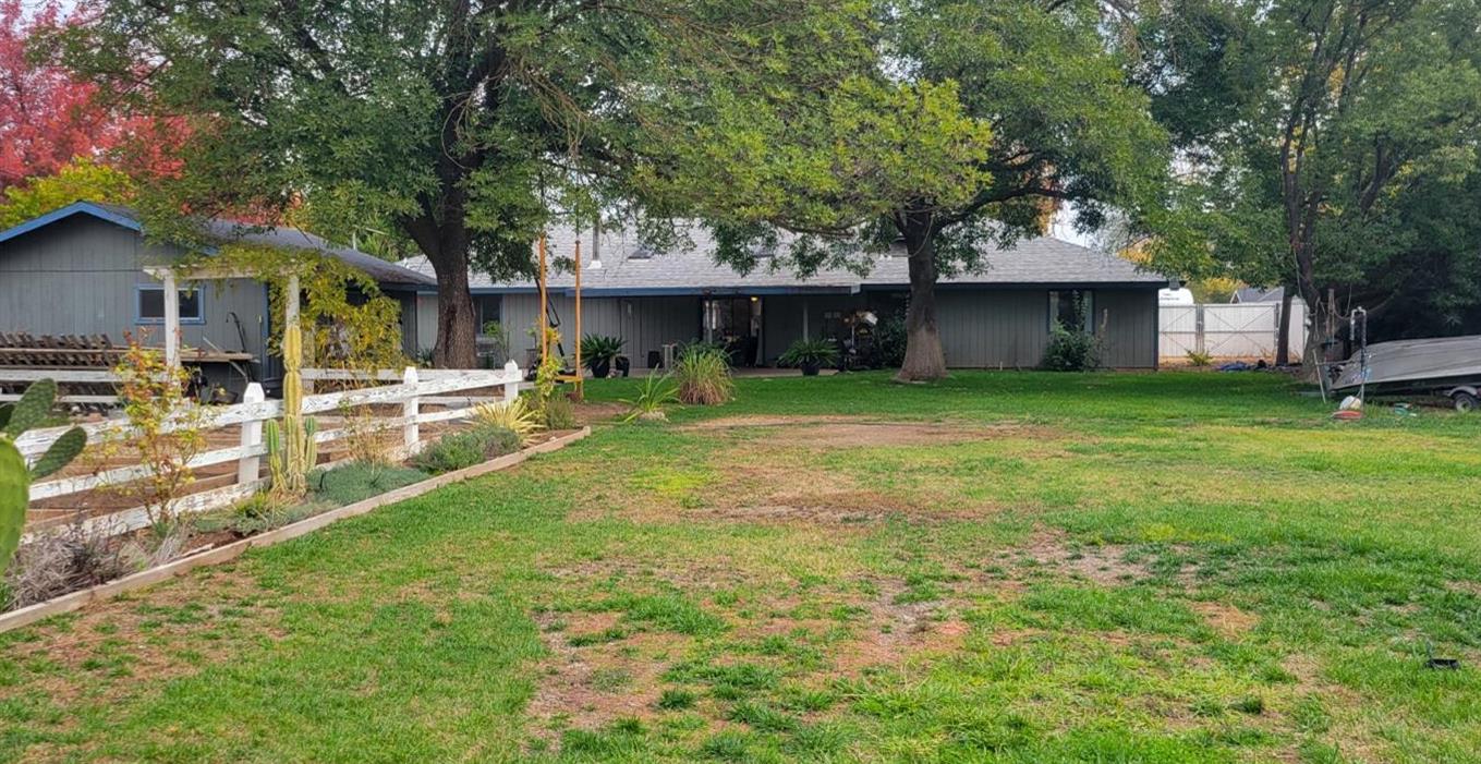12126 Topper Rd, Madera, CA 93636