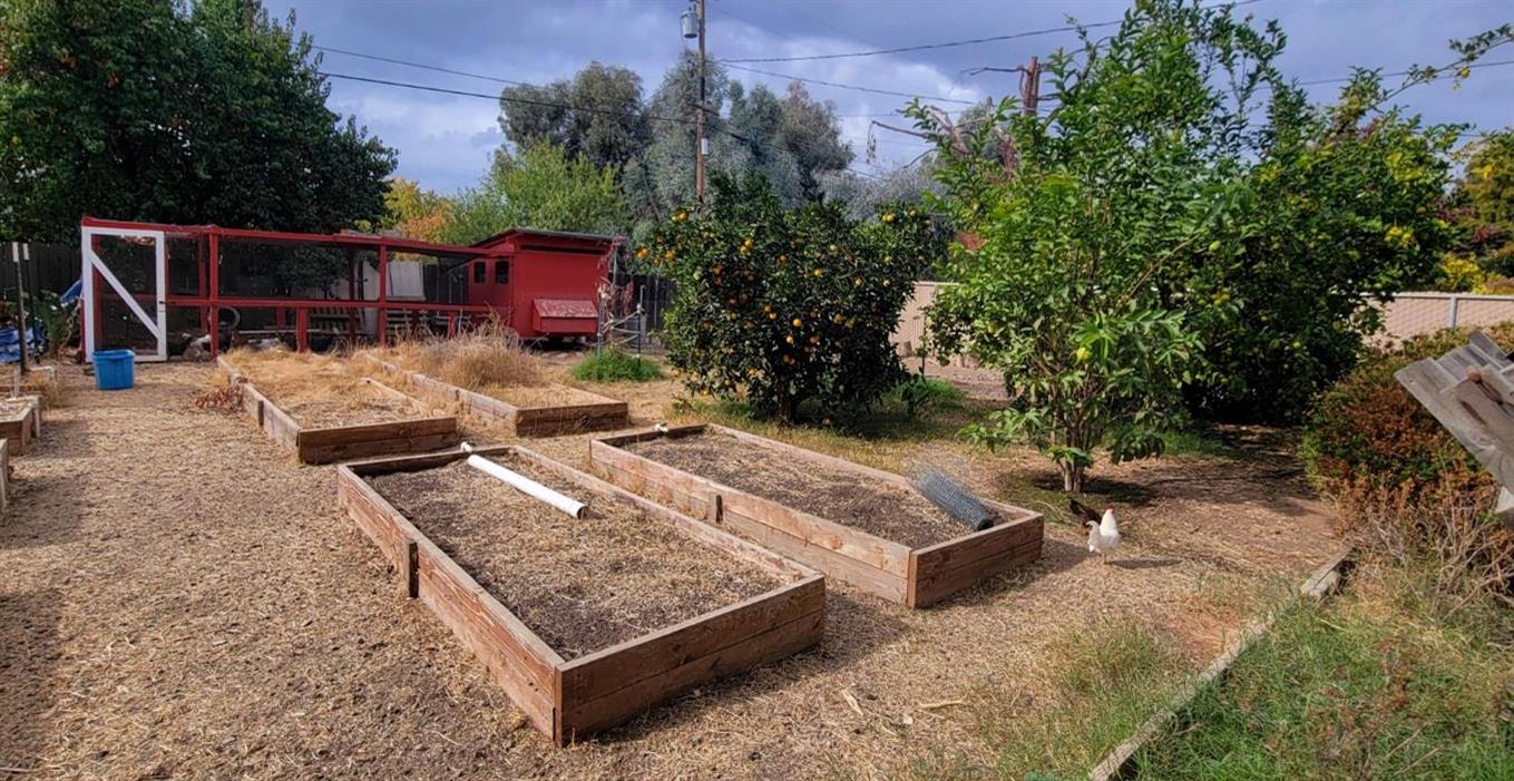 12126 Topper Rd, Madera, CA 93636