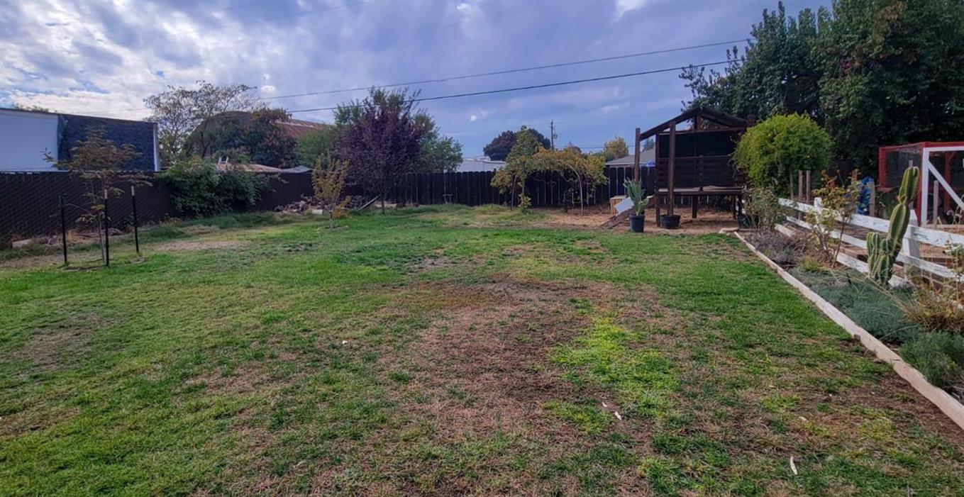 12126 Topper Rd, Madera, CA 93636
