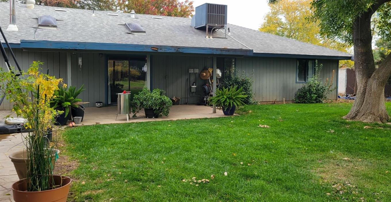 12126 Topper Rd, Madera, CA 93636