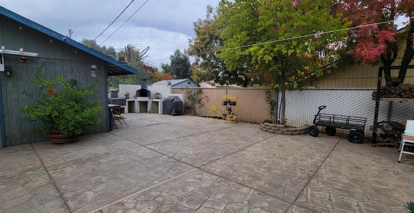 12126 Topper Rd, Madera, CA 93636