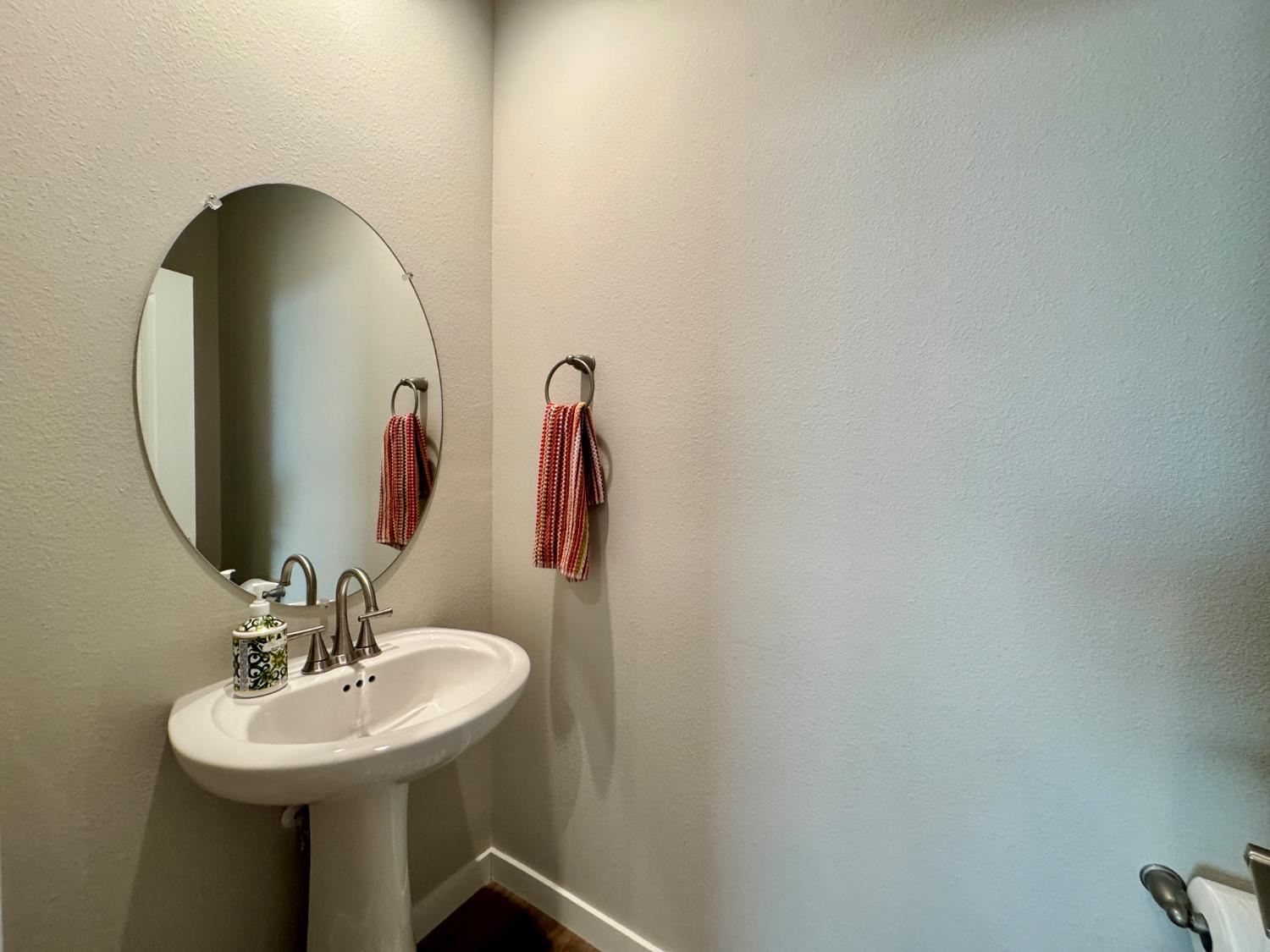 609 Josephine Ave, Madera, CA 93636