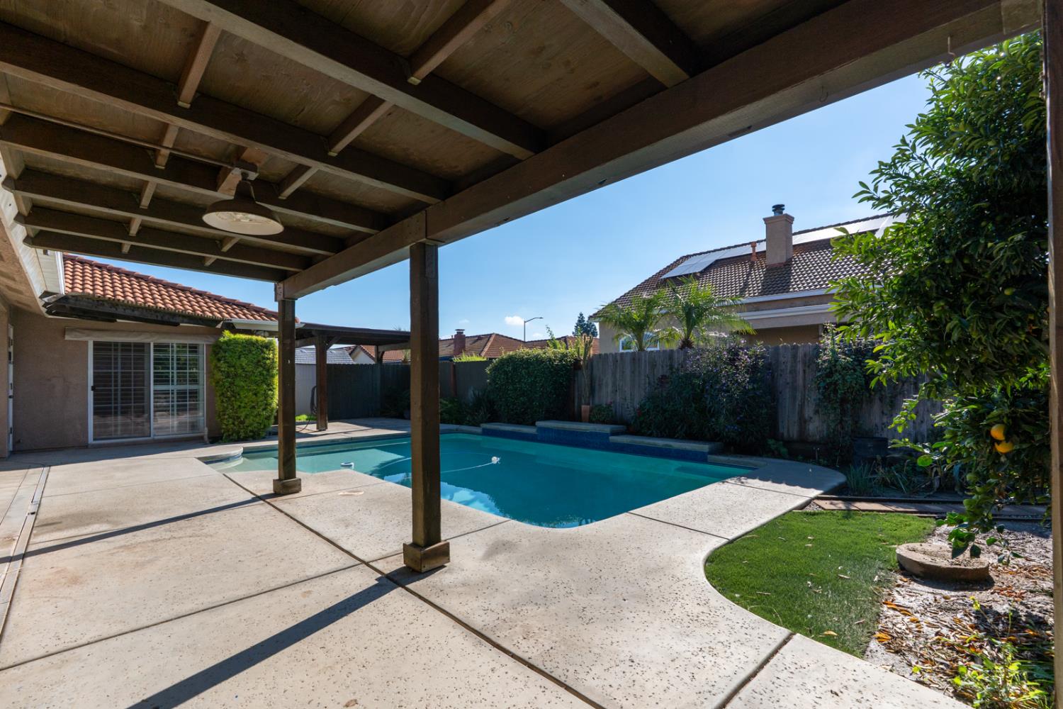 2352 Frederick Way, Madera, CA 93637