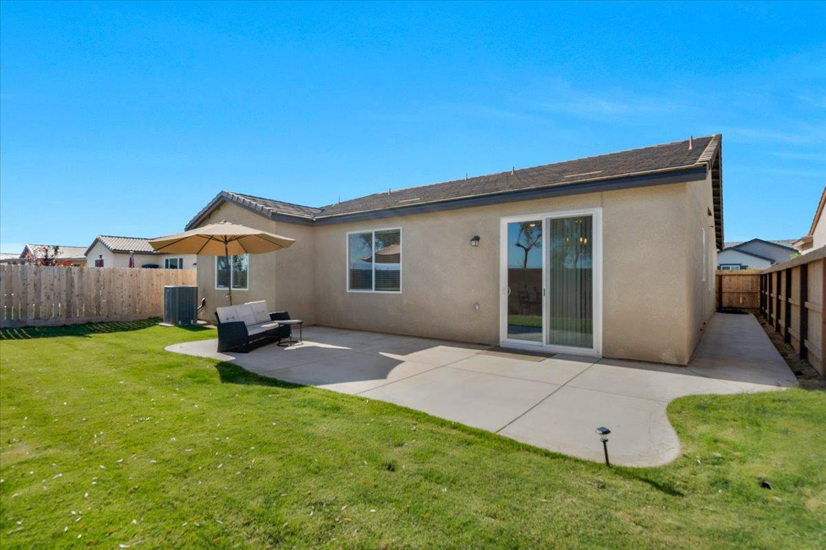 1183 Encore Way W, Madera, CA 93636