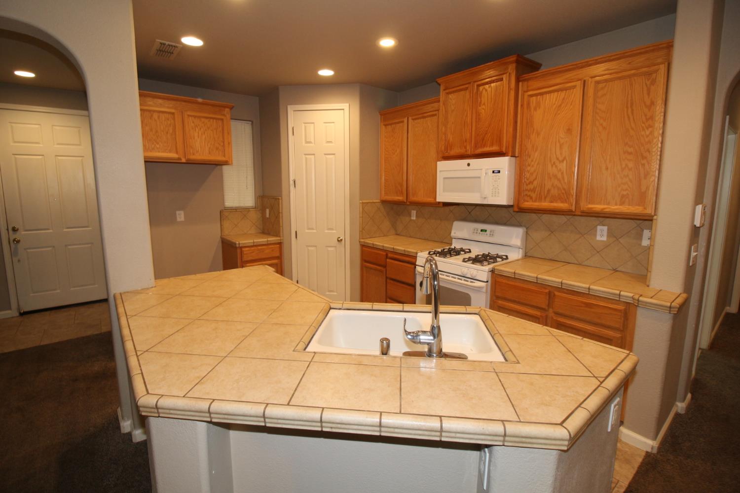 912 San Diego, Madera, CA 93637