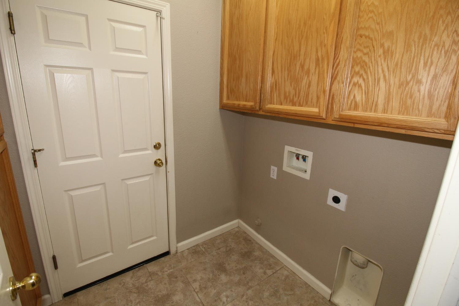 912 San Diego, Madera, CA 93637