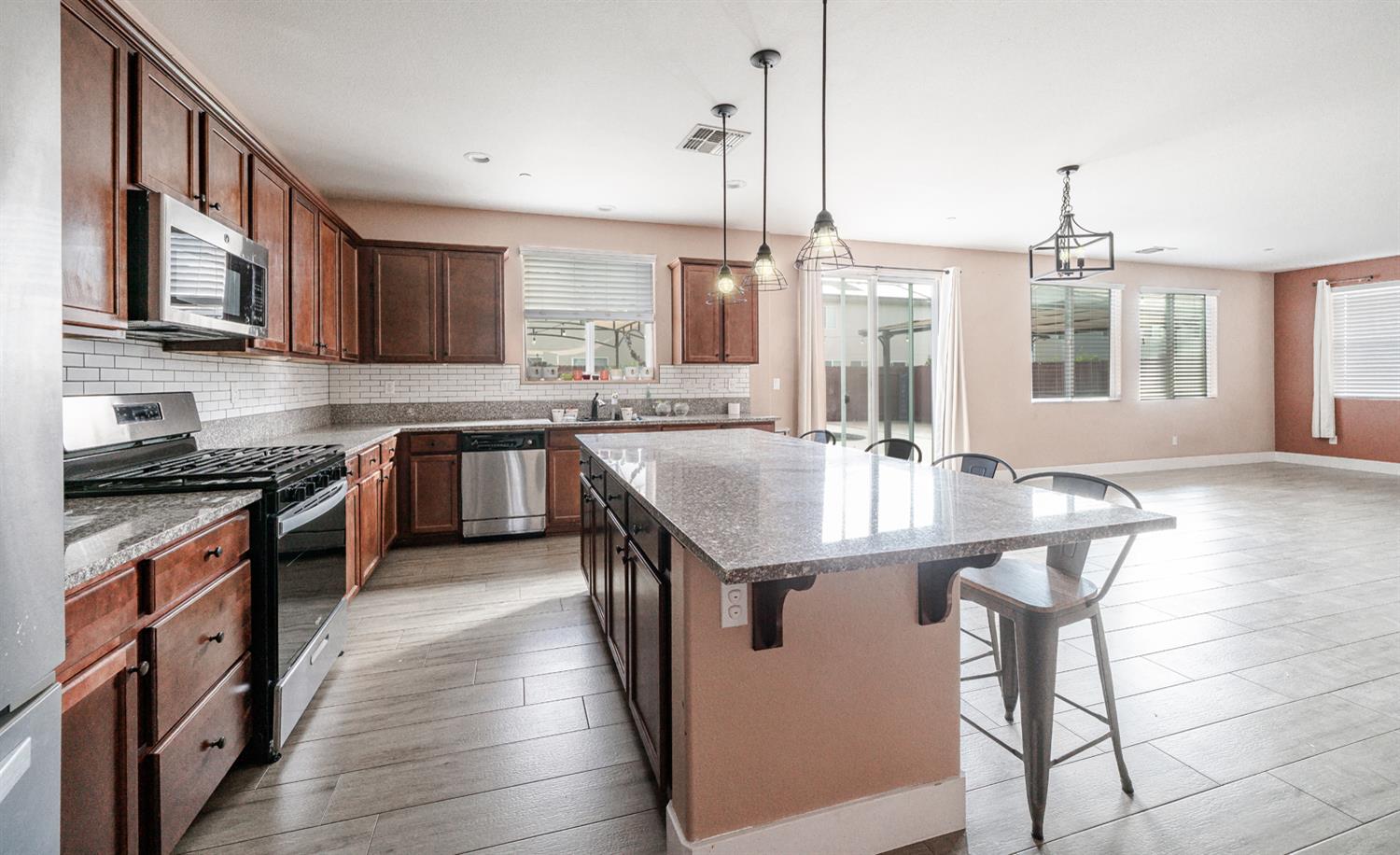 59 Rancho Santa Fe Dr, Madera, CA 93638