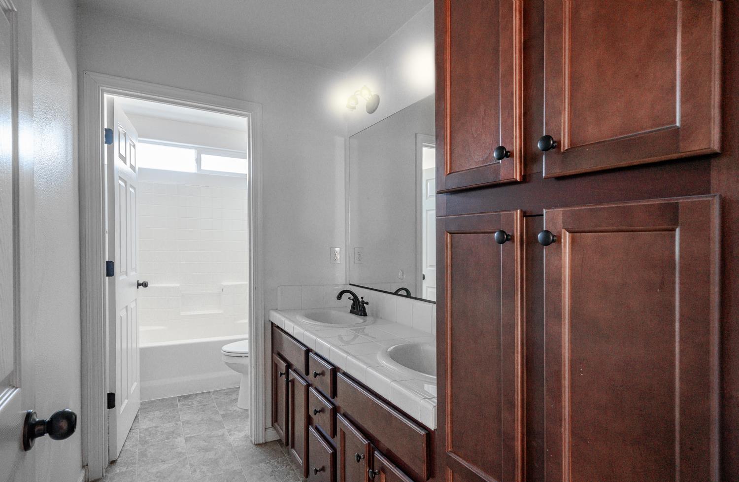 59 Rancho Santa Fe Dr, Madera, CA 93638