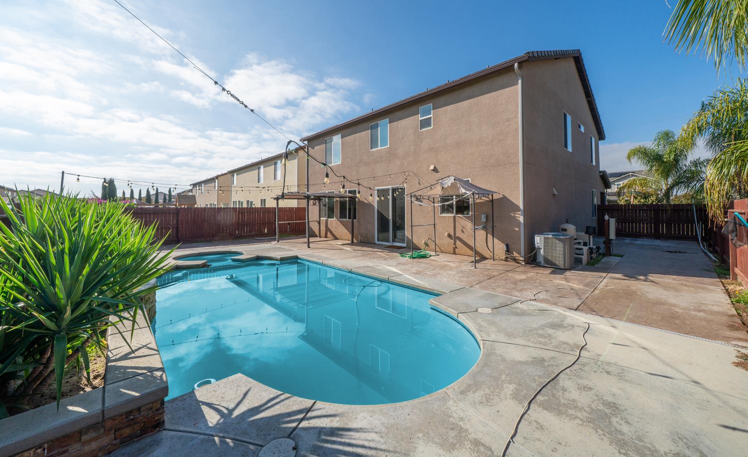 59 Rancho Santa Fe Dr, Madera, CA 93638