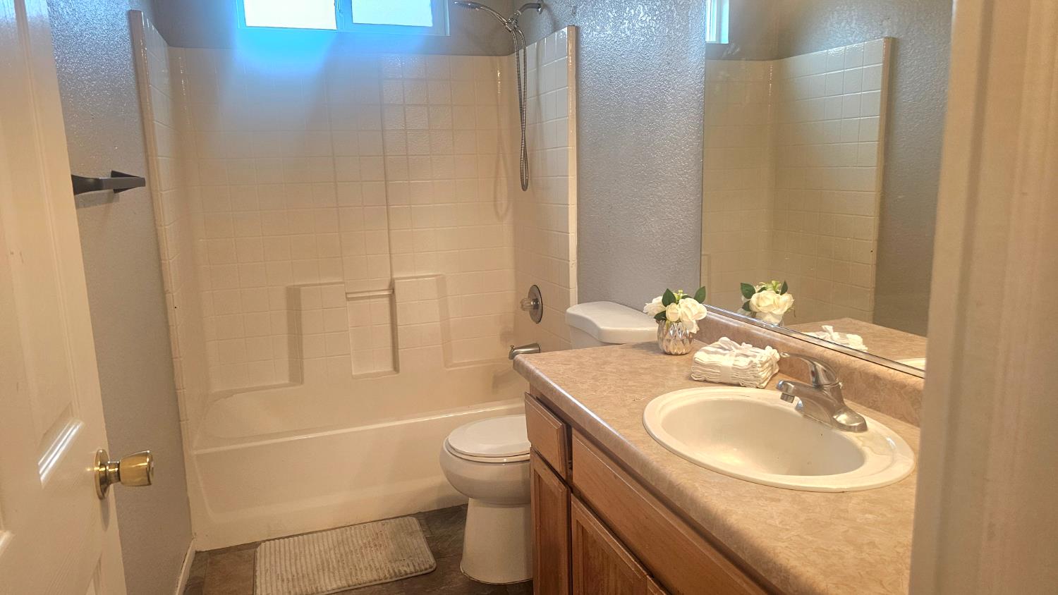 1331 Alicante Way, Madera, CA 93638