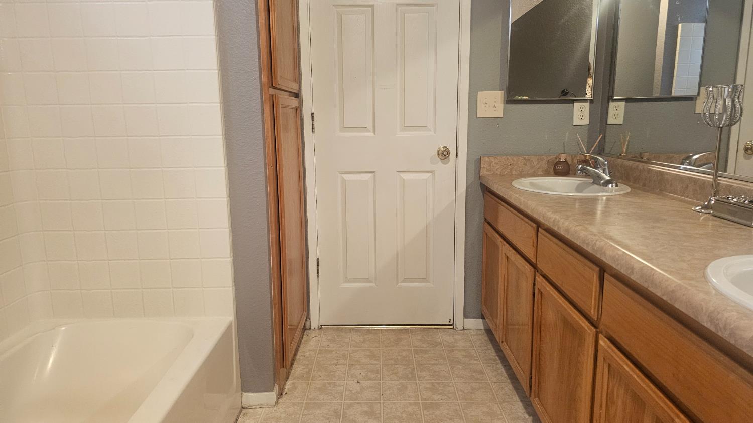 1331 Alicante Way, Madera, CA 93638