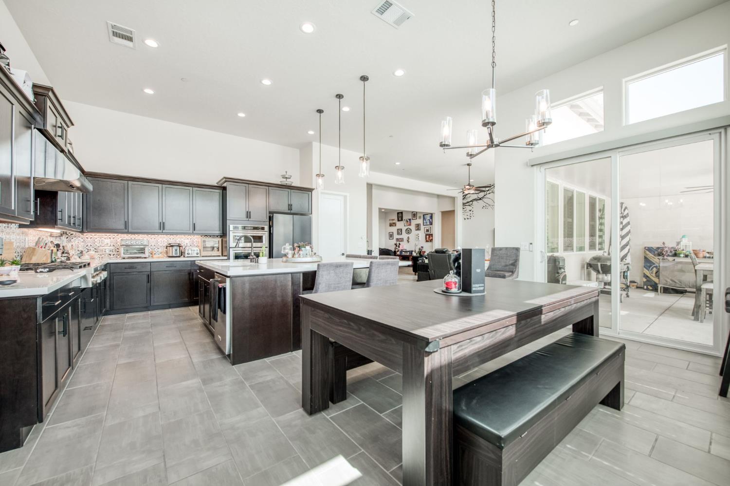 1020 Highland Rd W, Madera, CA 93636