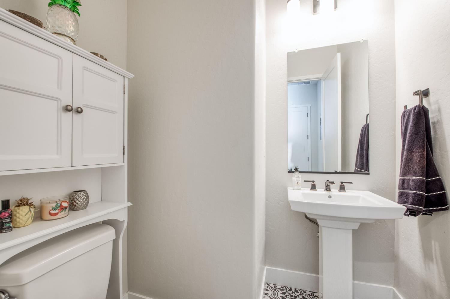 1020 Highland Rd W, Madera, CA 93636