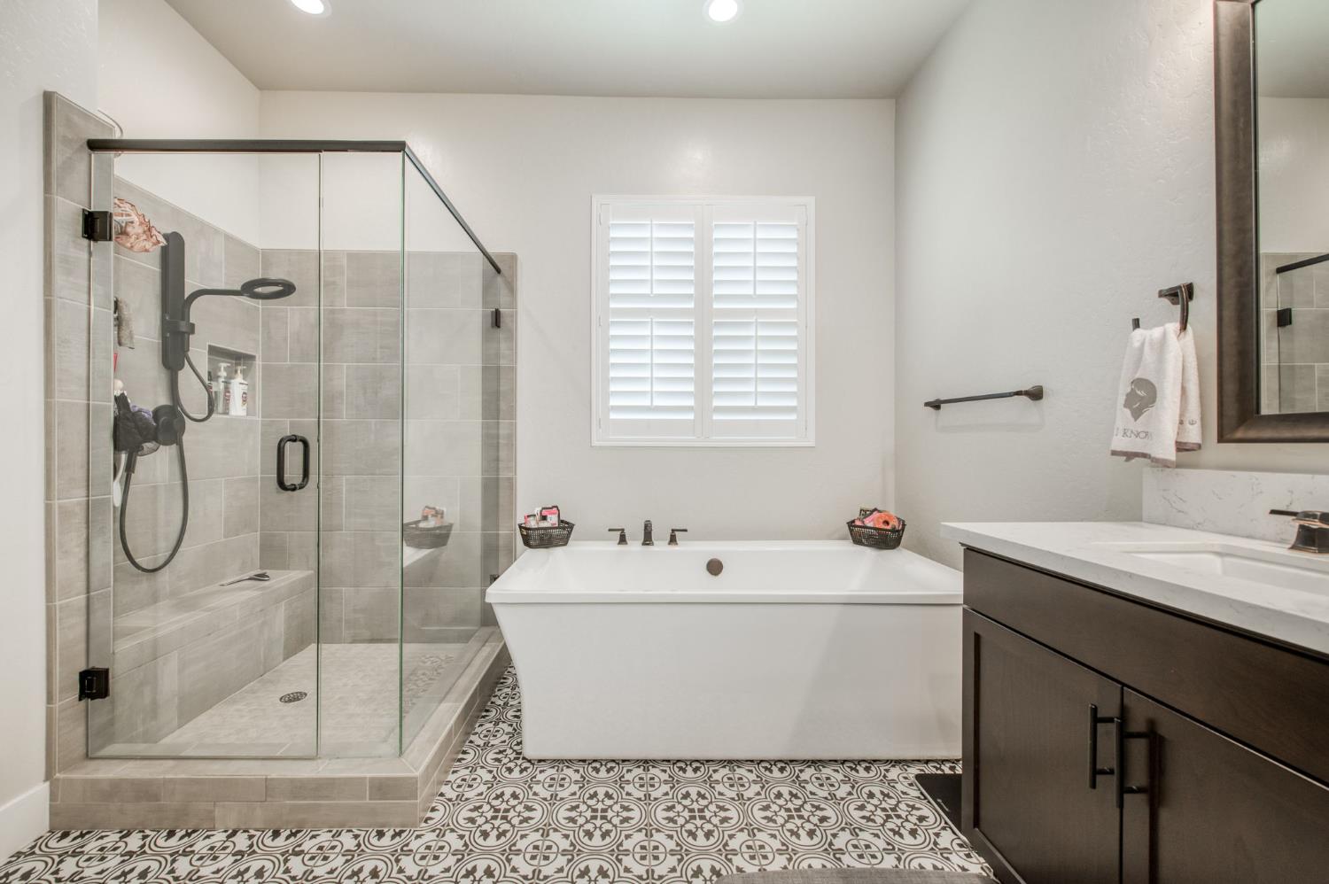 1020 Highland Rd W, Madera, CA 93636