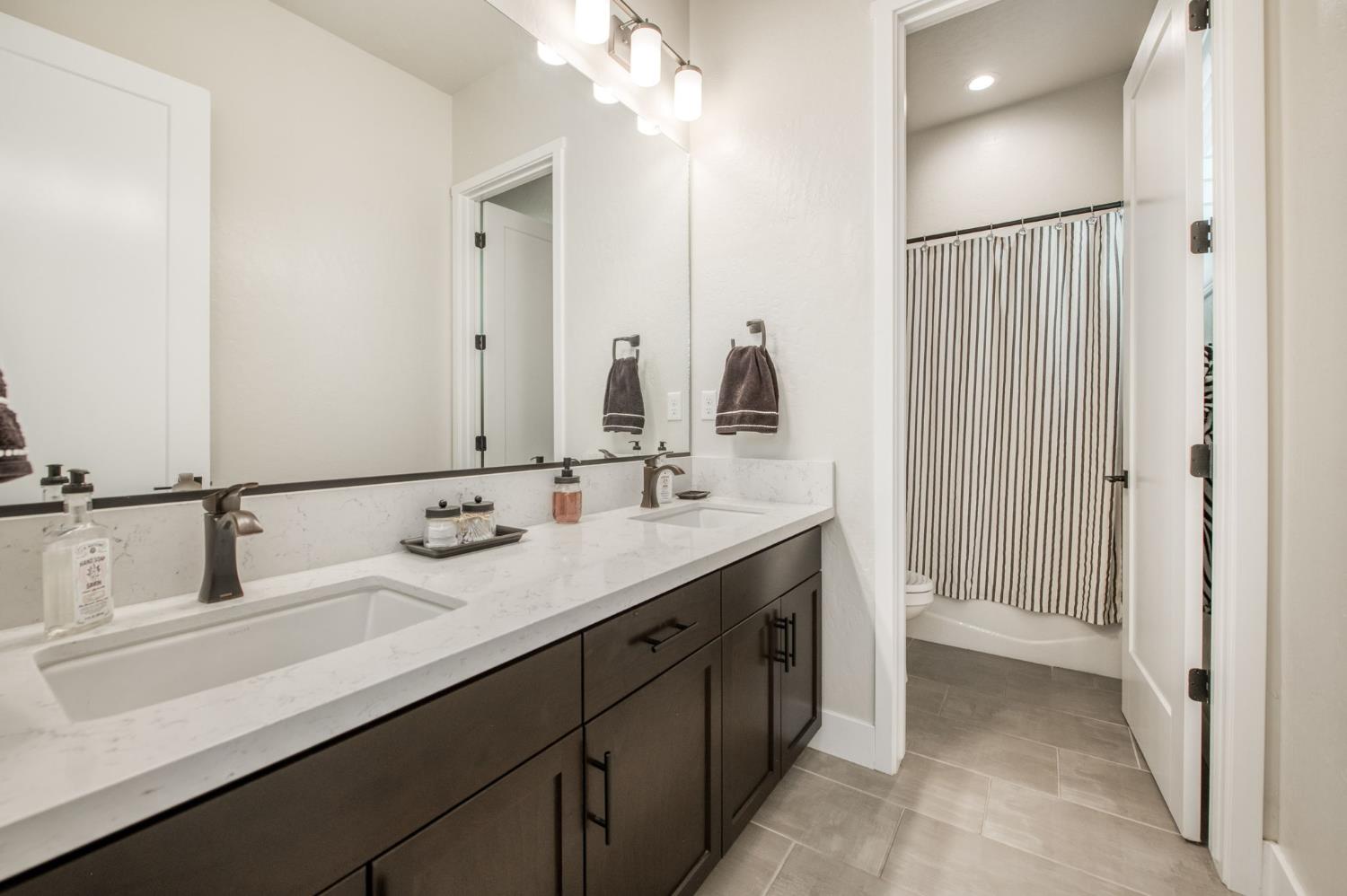 1020 Highland Rd W, Madera, CA 93636