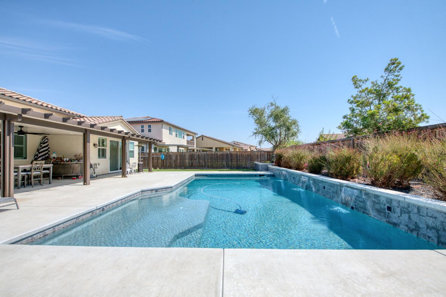 1020 Highland Rd W, Madera, CA 93636