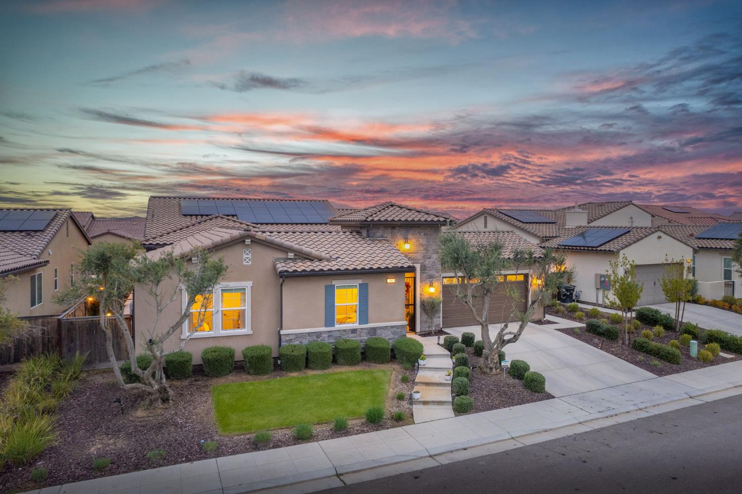 993 Ridgeline Rd W, Madera, CA 93636