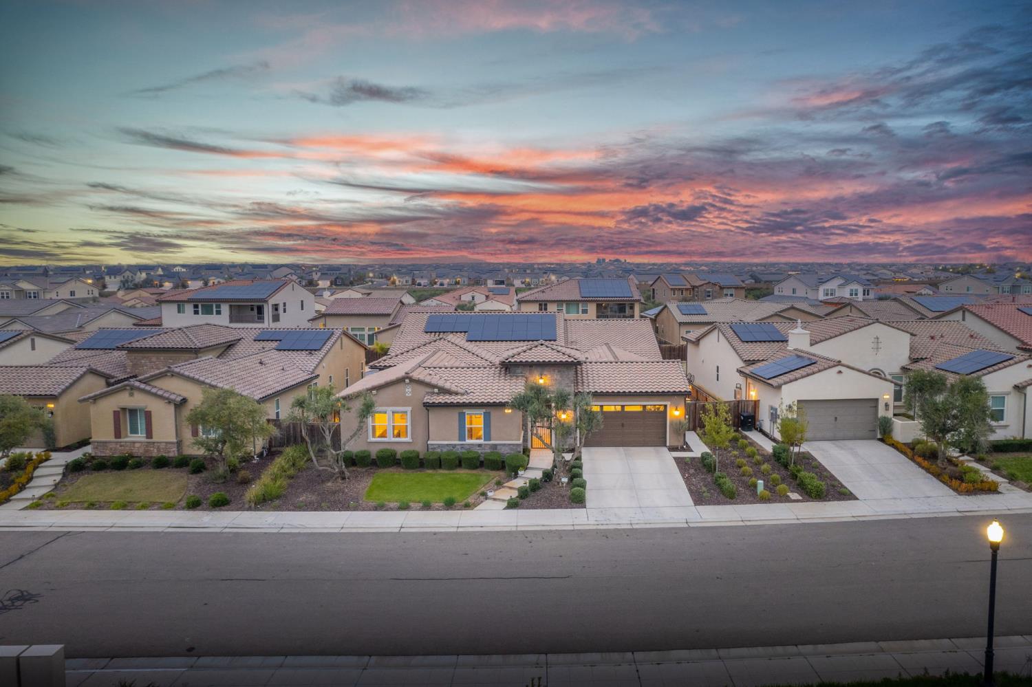 993 Ridgeline Rd W, Madera, CA 93636