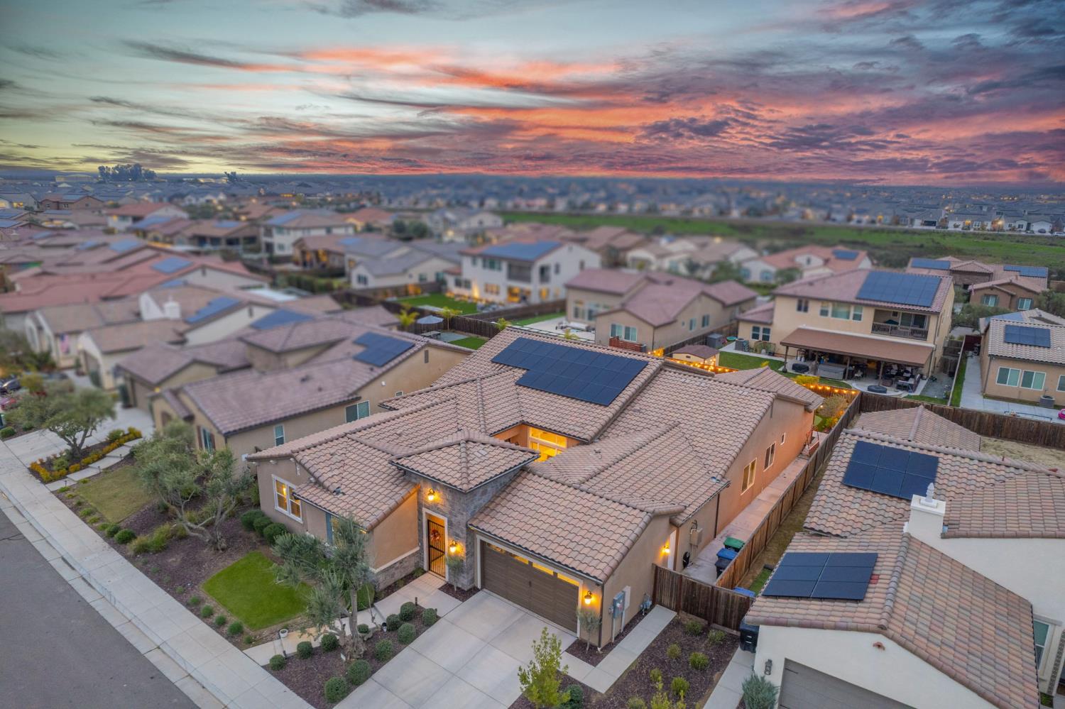 993 Ridgeline Rd W, Madera, CA 93636