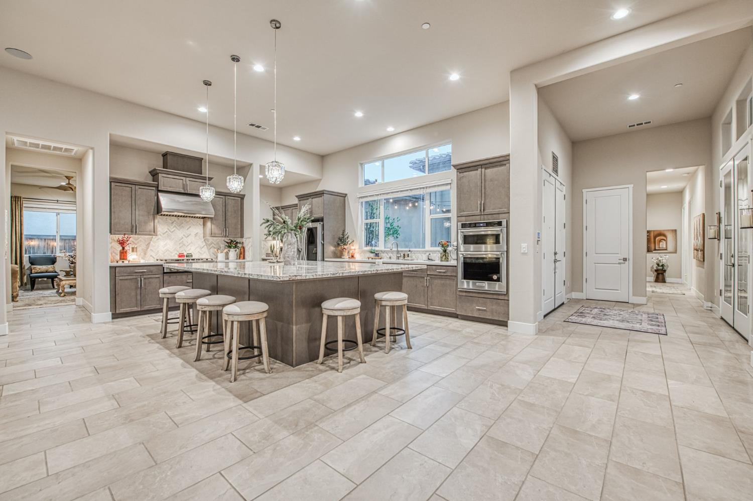 993 Ridgeline Rd W, Madera, CA 93636