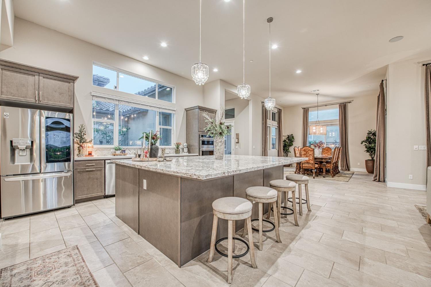 993 Ridgeline Rd W, Madera, CA 93636