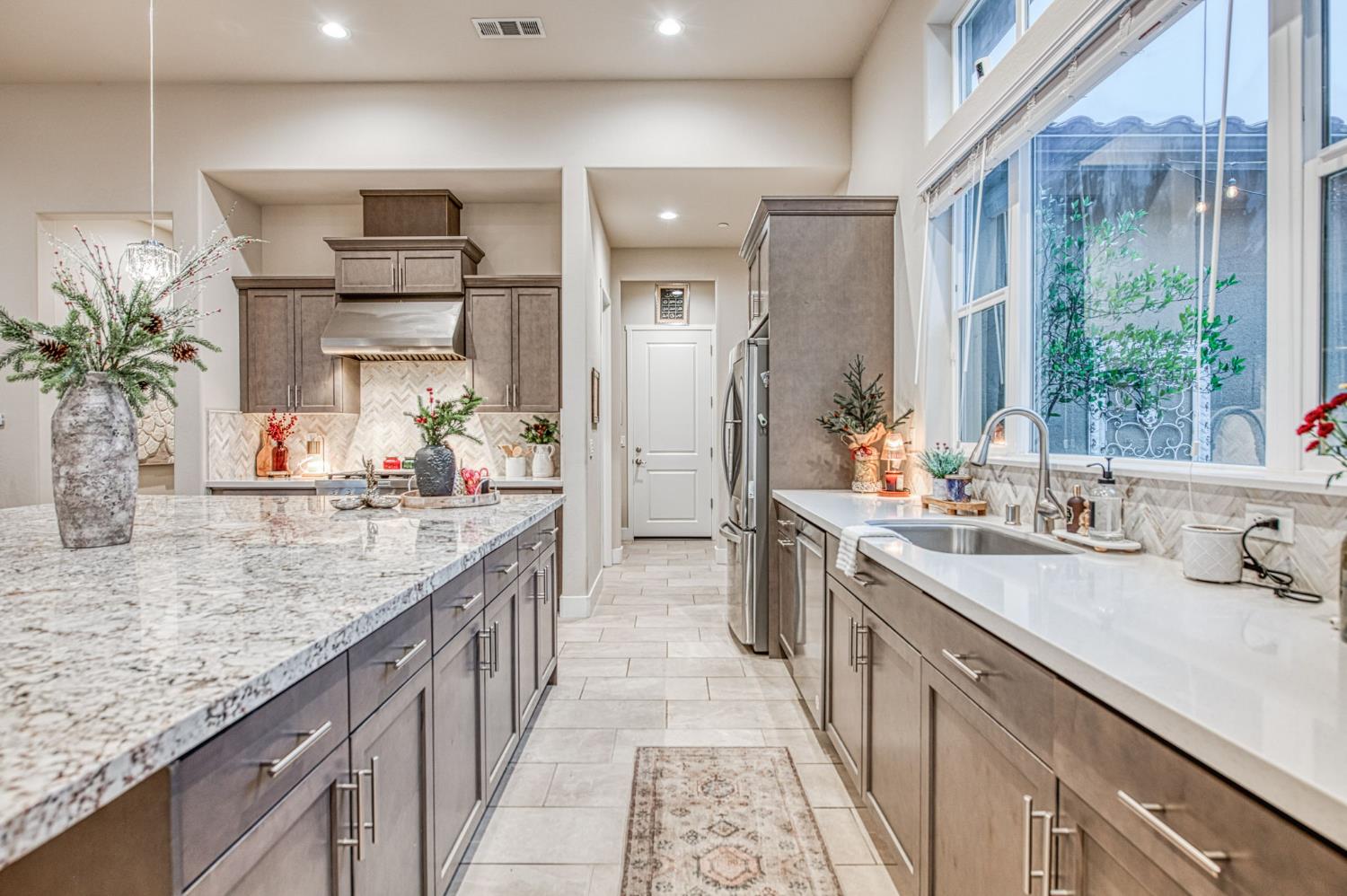 993 Ridgeline Rd W, Madera, CA 93636