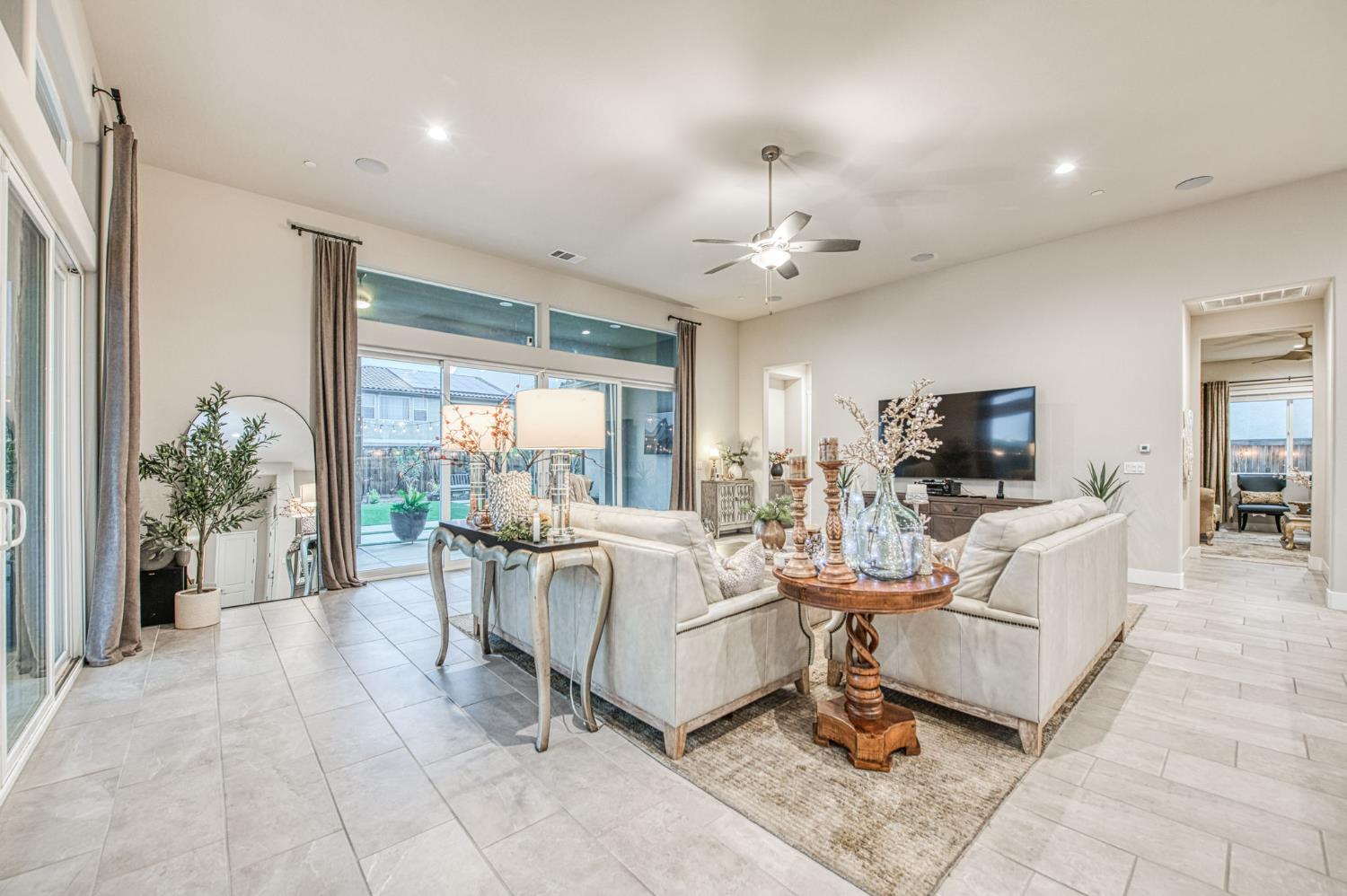 993 Ridgeline Rd W, Madera, CA 93636