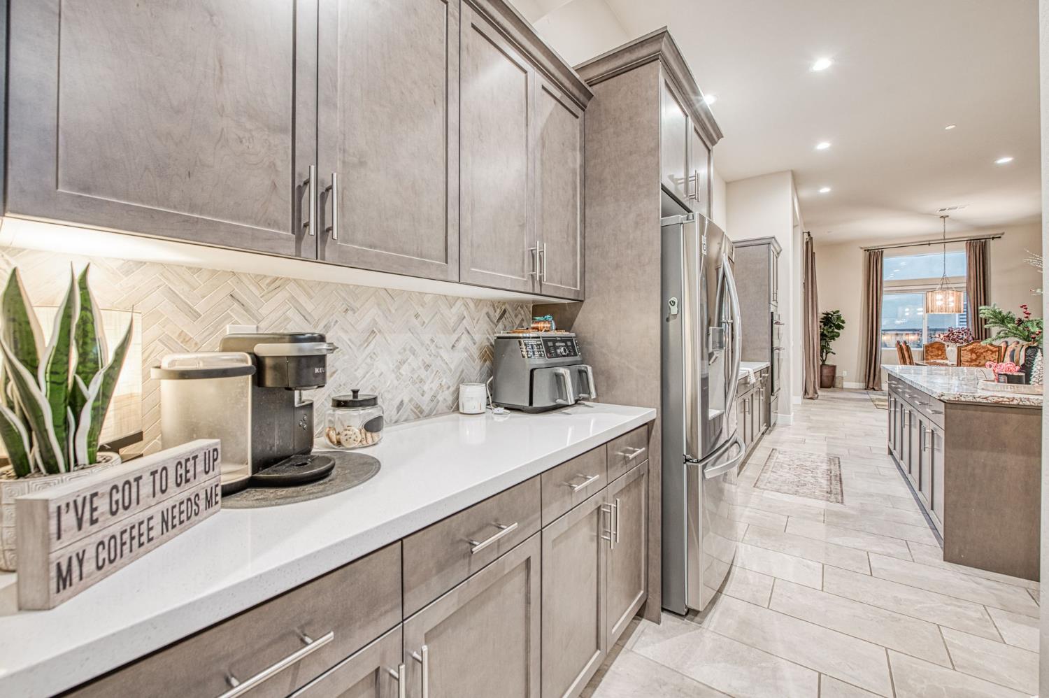 993 Ridgeline Rd W, Madera, CA 93636