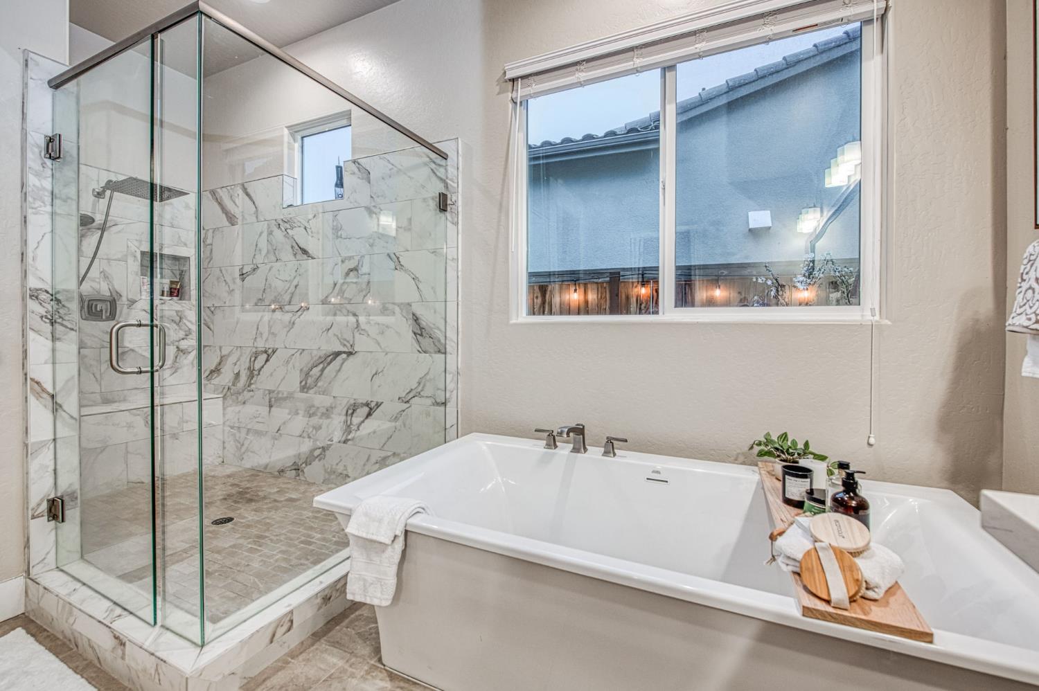 993 Ridgeline Rd W, Madera, CA 93636