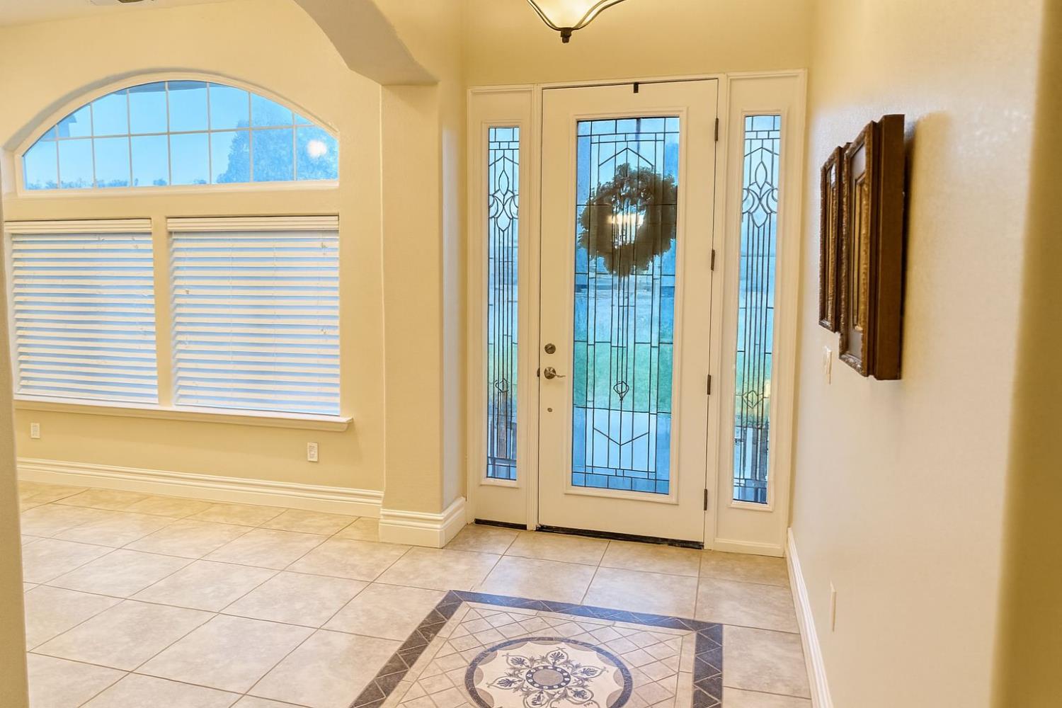 25162 Burton Way, Madera, CA 93638