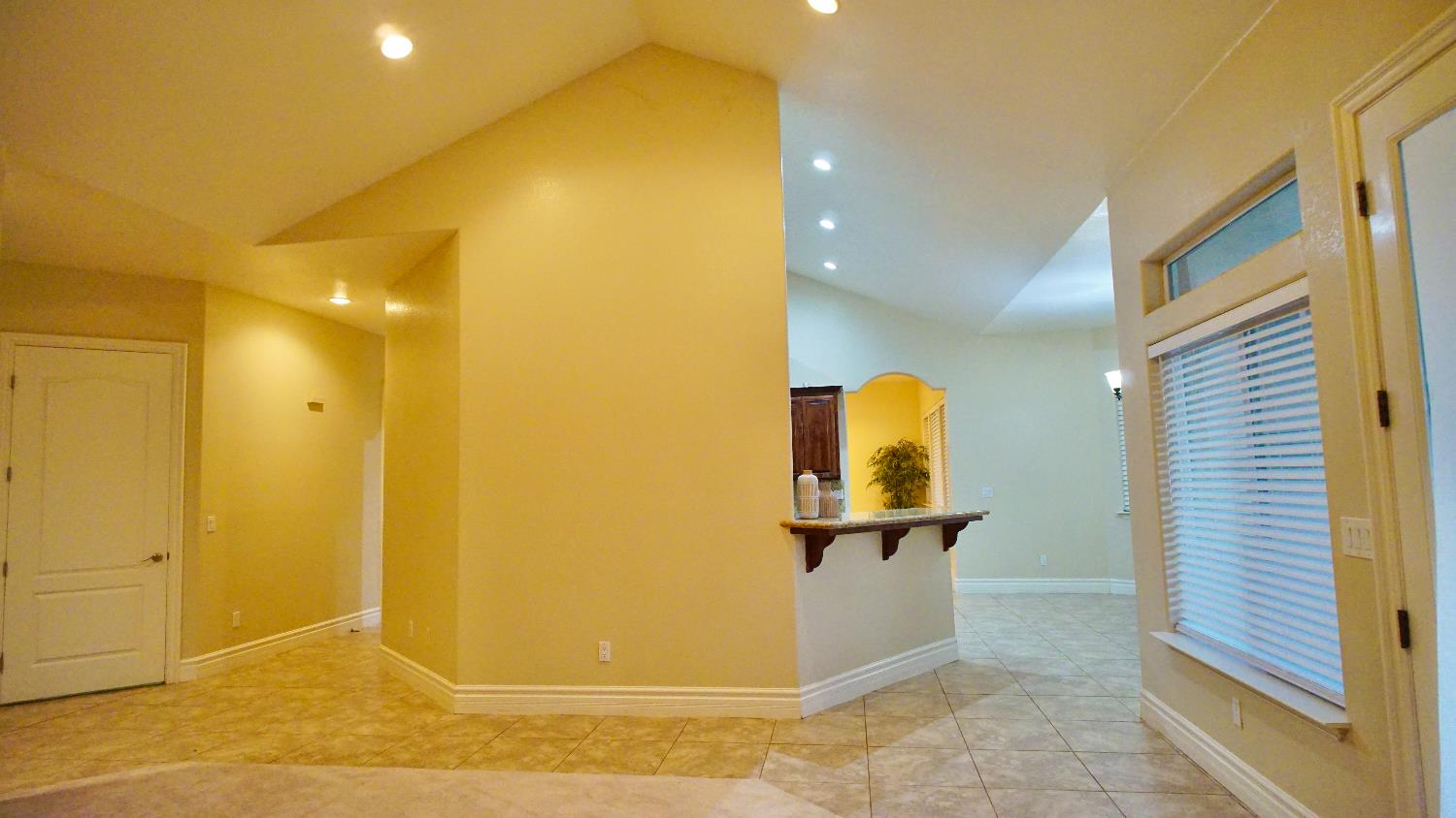 25162 Burton Way, Madera, CA 93638